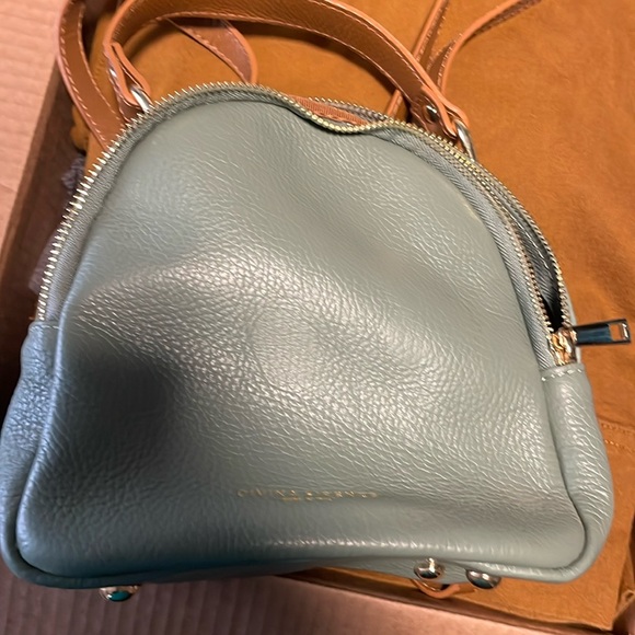 Lovely like new bag. Just don’t use it - Picture 5 of 5